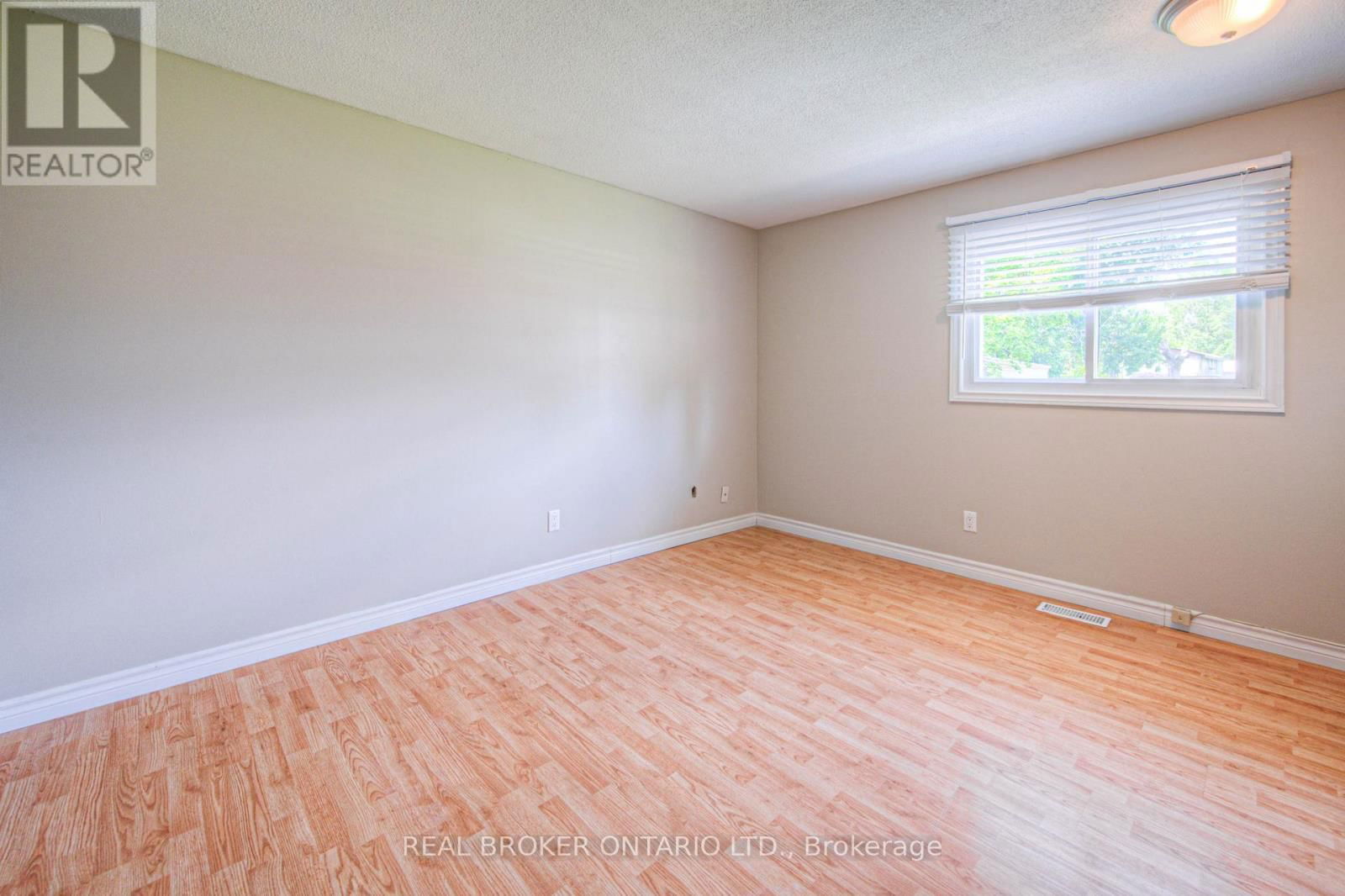 119 KINGSWOOD DRIVE Image 19