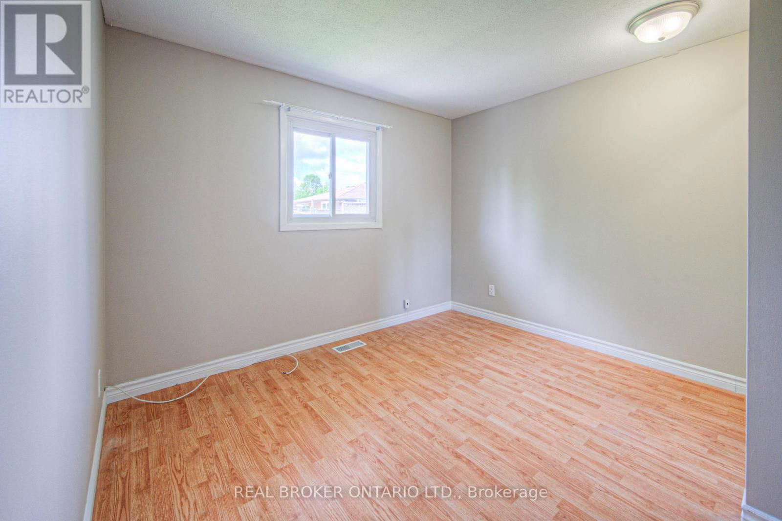 119 KINGSWOOD DRIVE Image 21