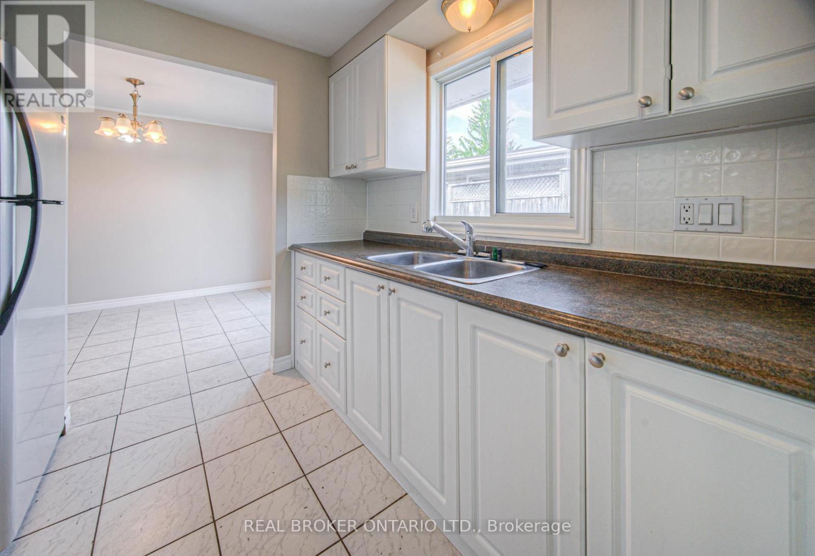 119 KINGSWOOD DRIVE Image 8