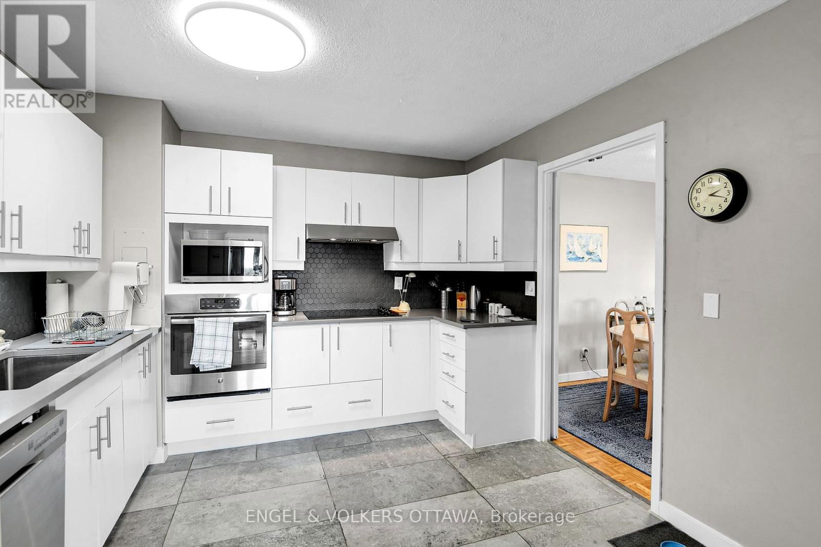 810 - 2951 RIVERSIDE DRIVE Image 13
