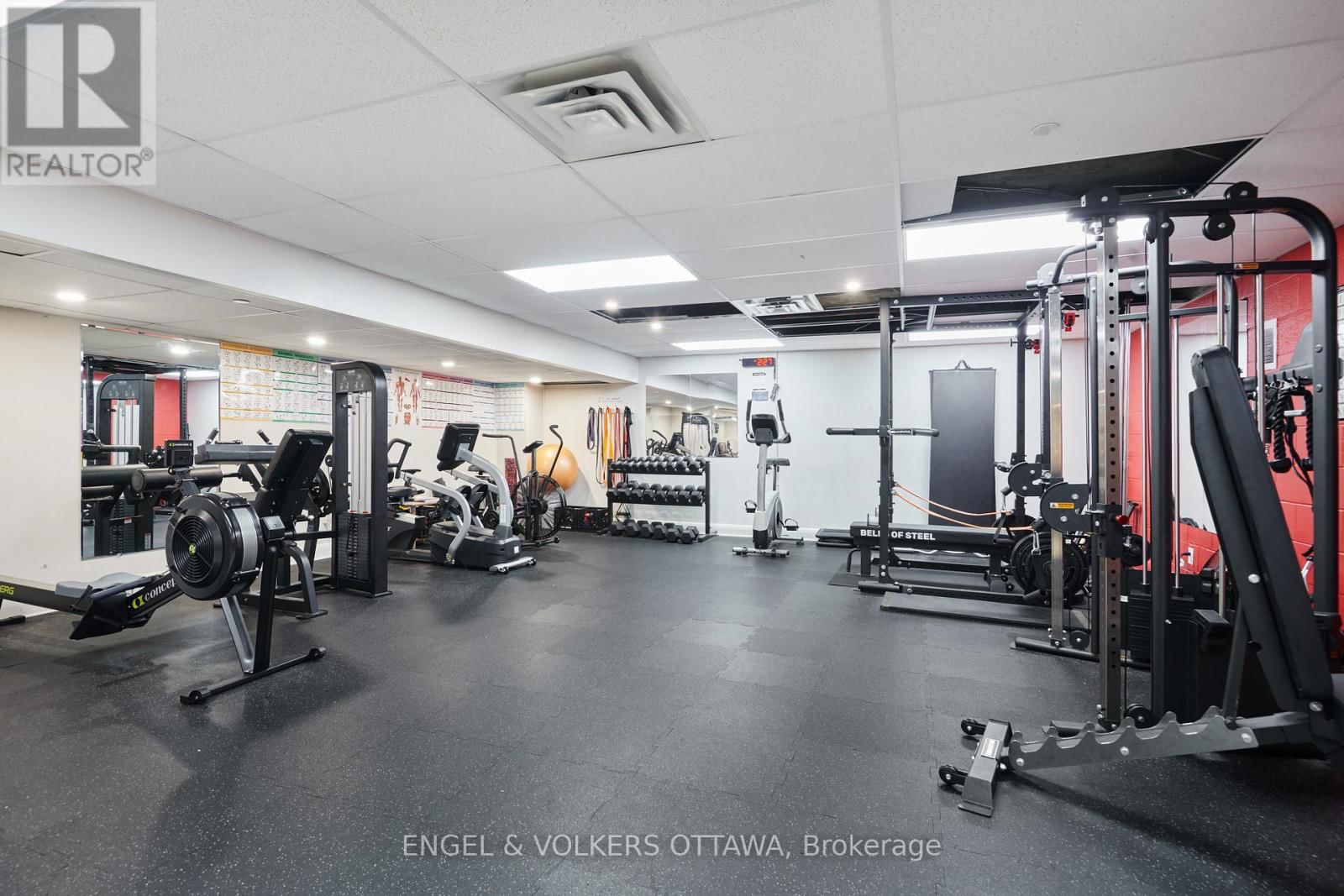 810 - 2951 RIVERSIDE DRIVE Image 32
