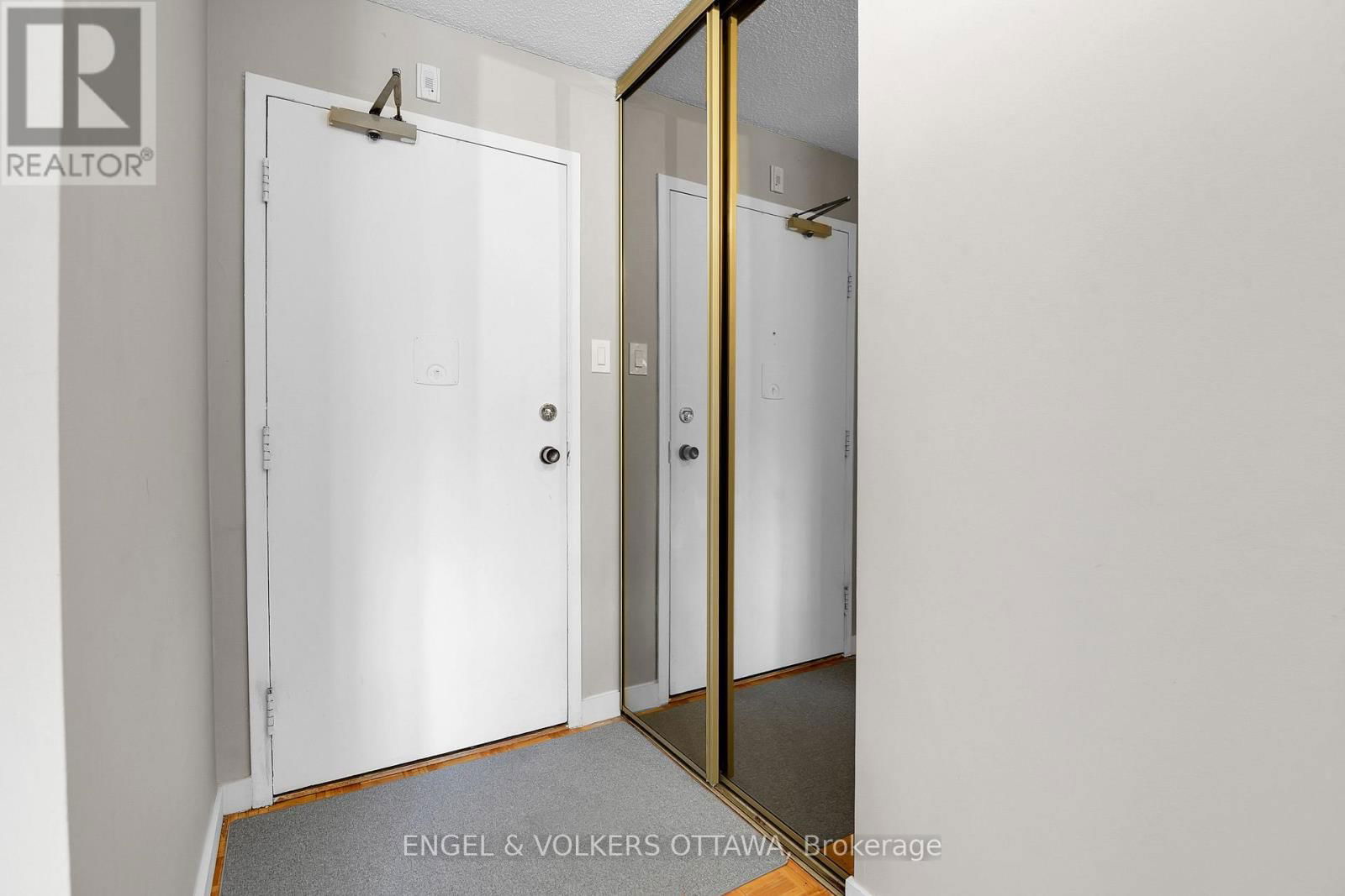 810 - 2951 RIVERSIDE DRIVE Image 4