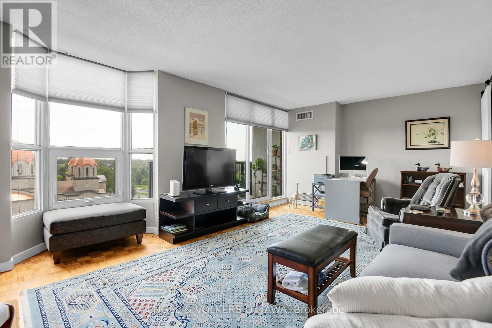 810 - 2951 RIVERSIDE DRIVE Image 5