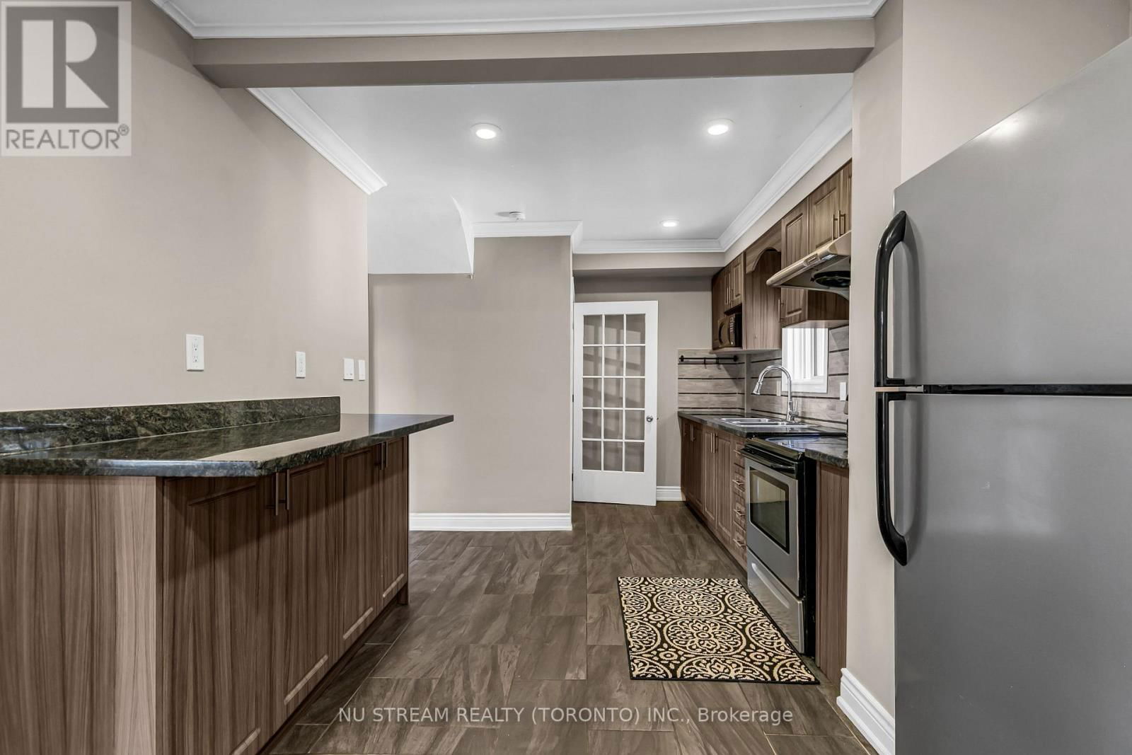 427 INDIAN ROAD Image 10