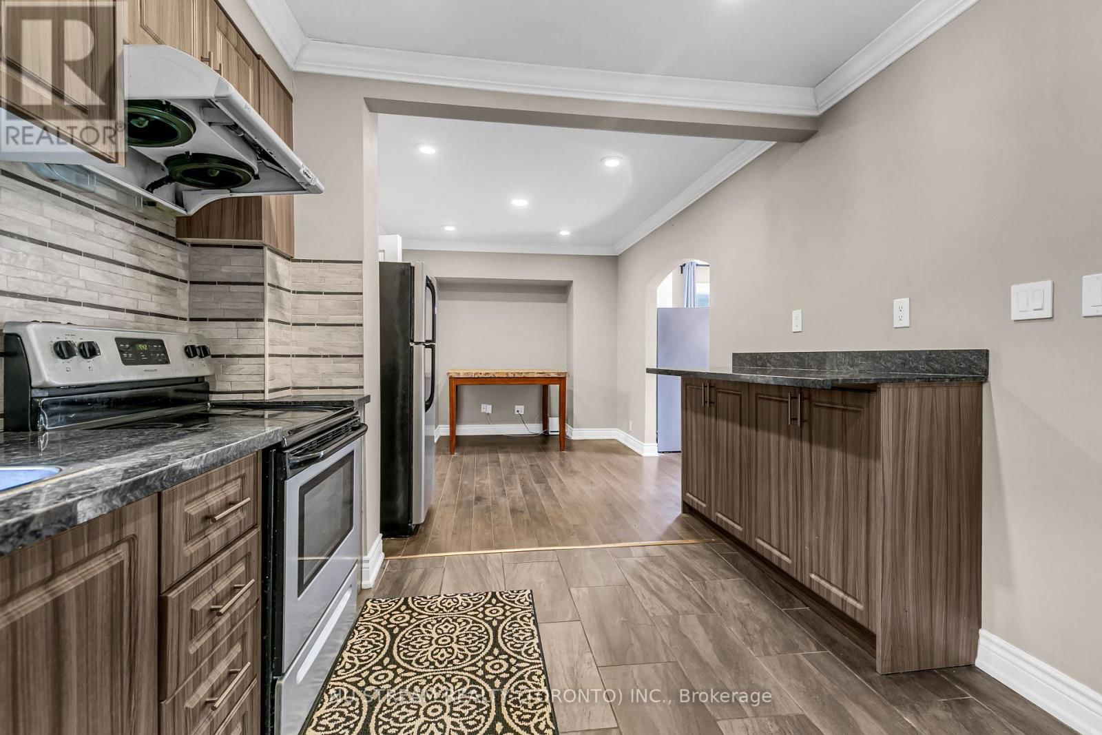 427 INDIAN ROAD Image 11