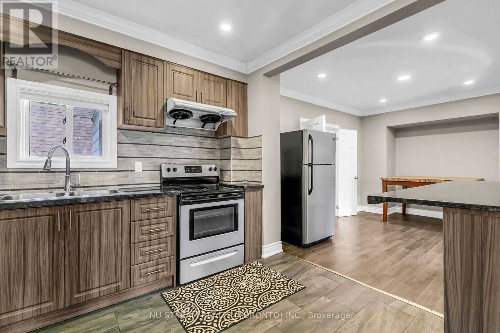 427 INDIAN ROAD Image 12