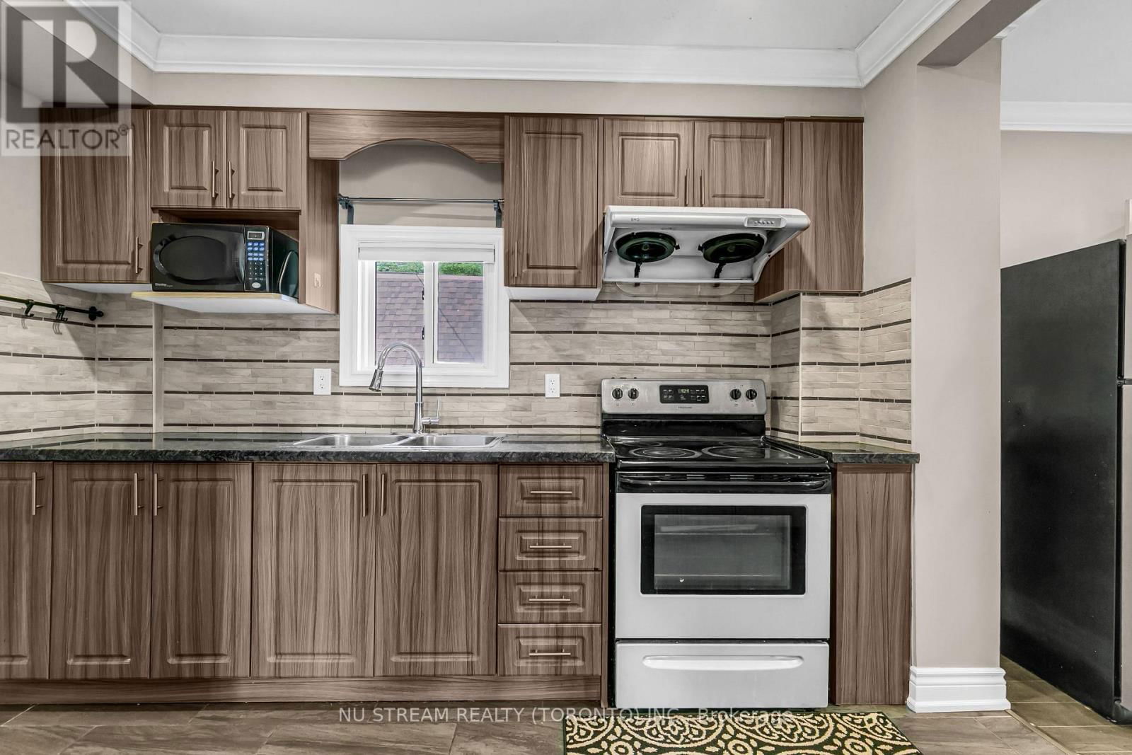 427 INDIAN ROAD Image 13