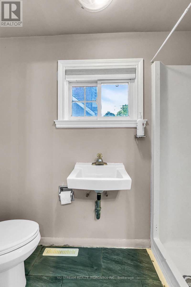 427 INDIAN ROAD Image 16