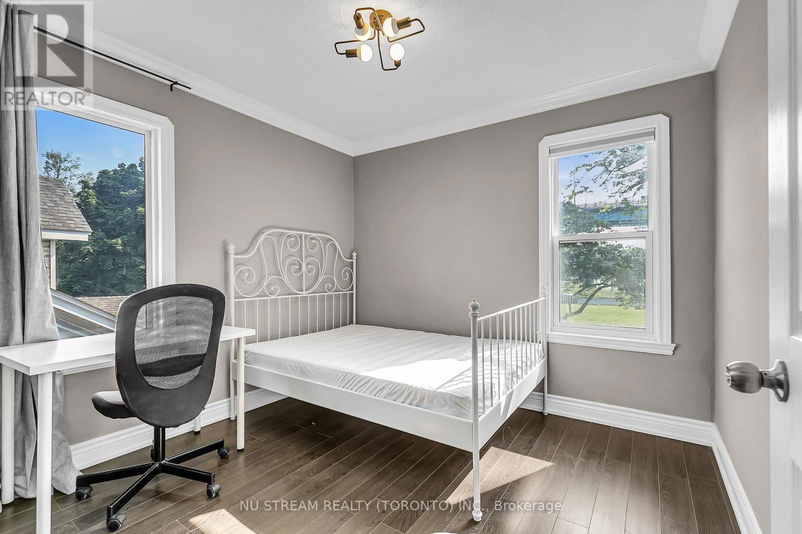 427 INDIAN ROAD Image 19