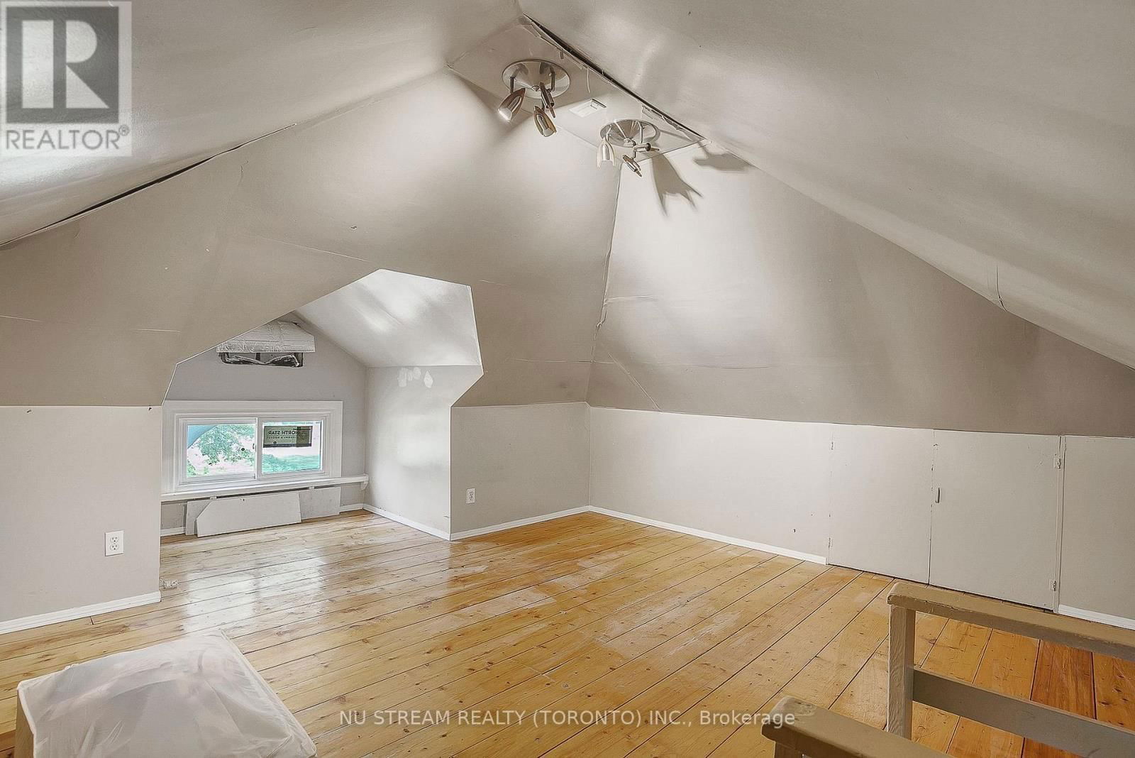 427 INDIAN ROAD Image 22