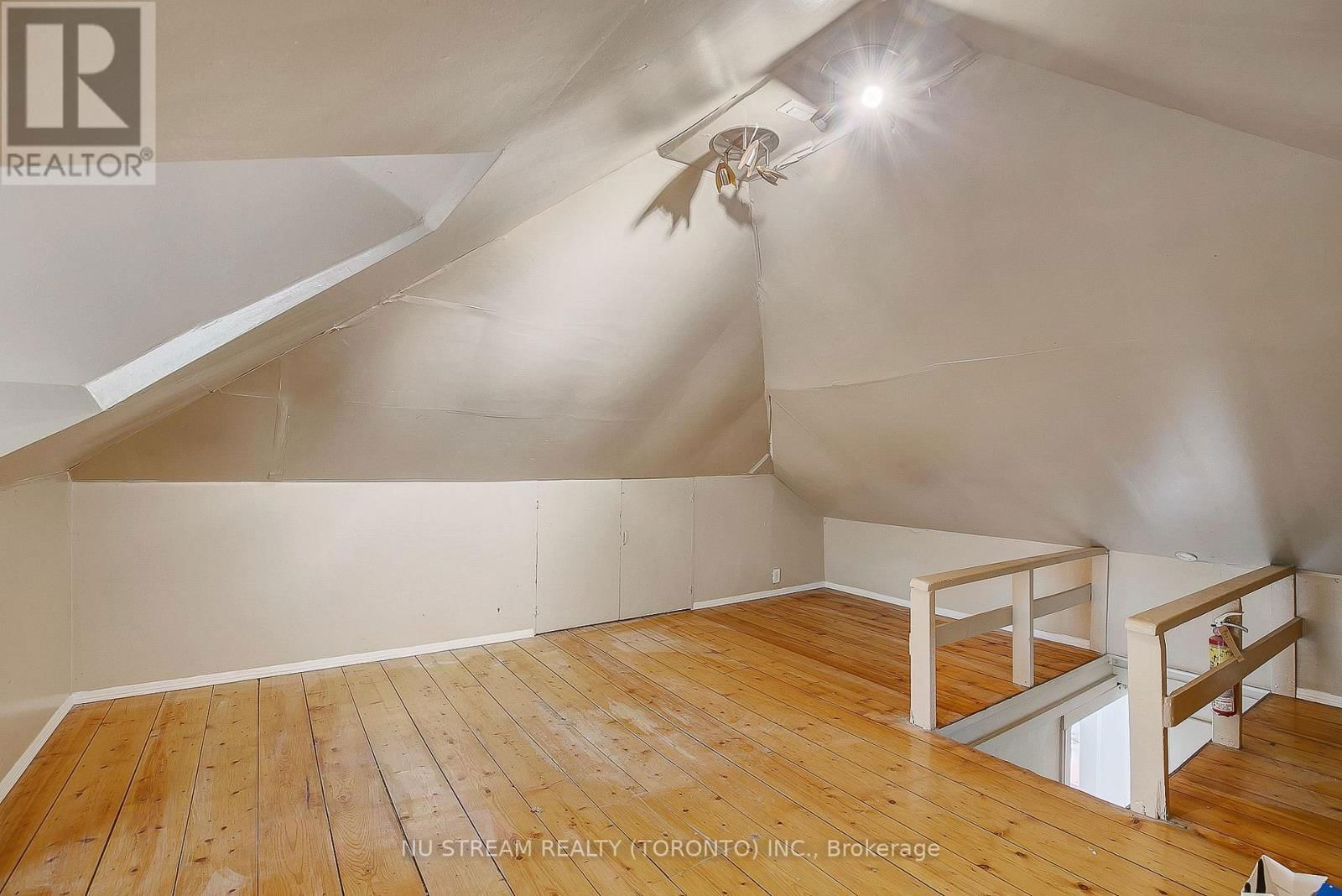 427 INDIAN ROAD Image 23