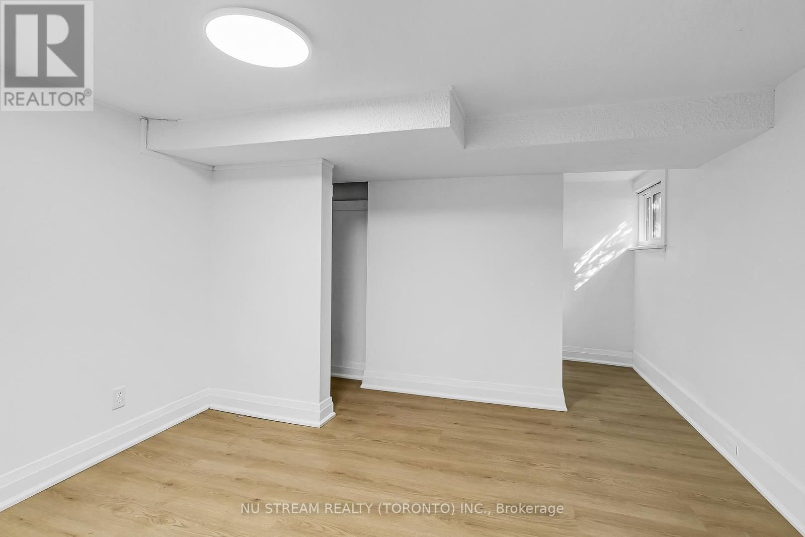 427 INDIAN ROAD Image 25