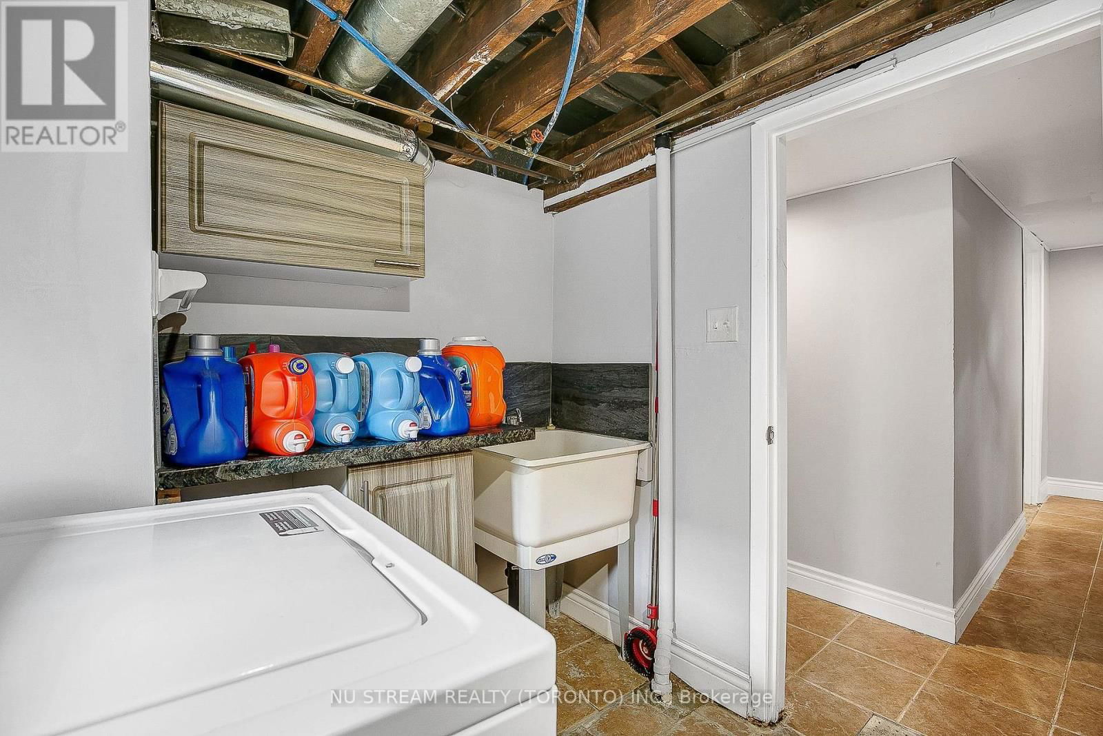 427 INDIAN ROAD Image 28