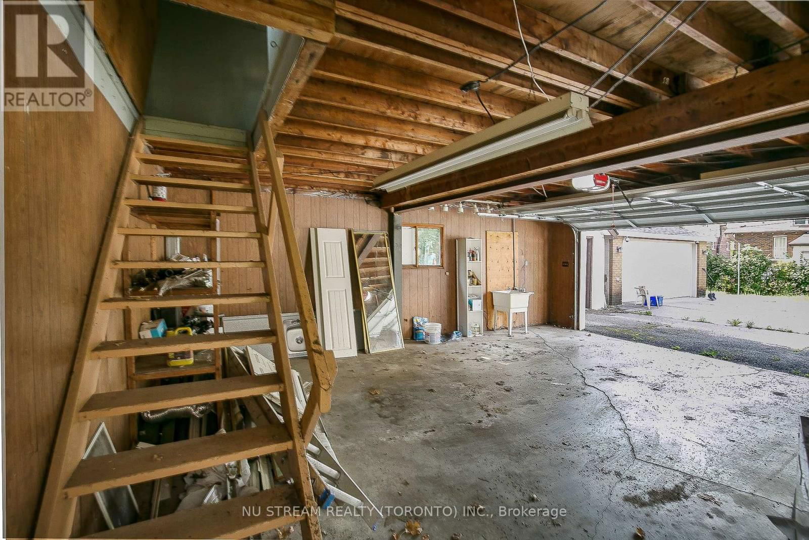 427 INDIAN ROAD Image 32
