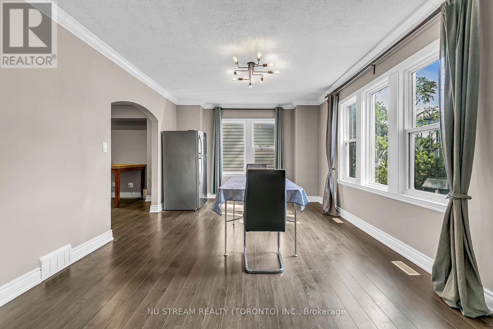 427 INDIAN ROAD Image 9