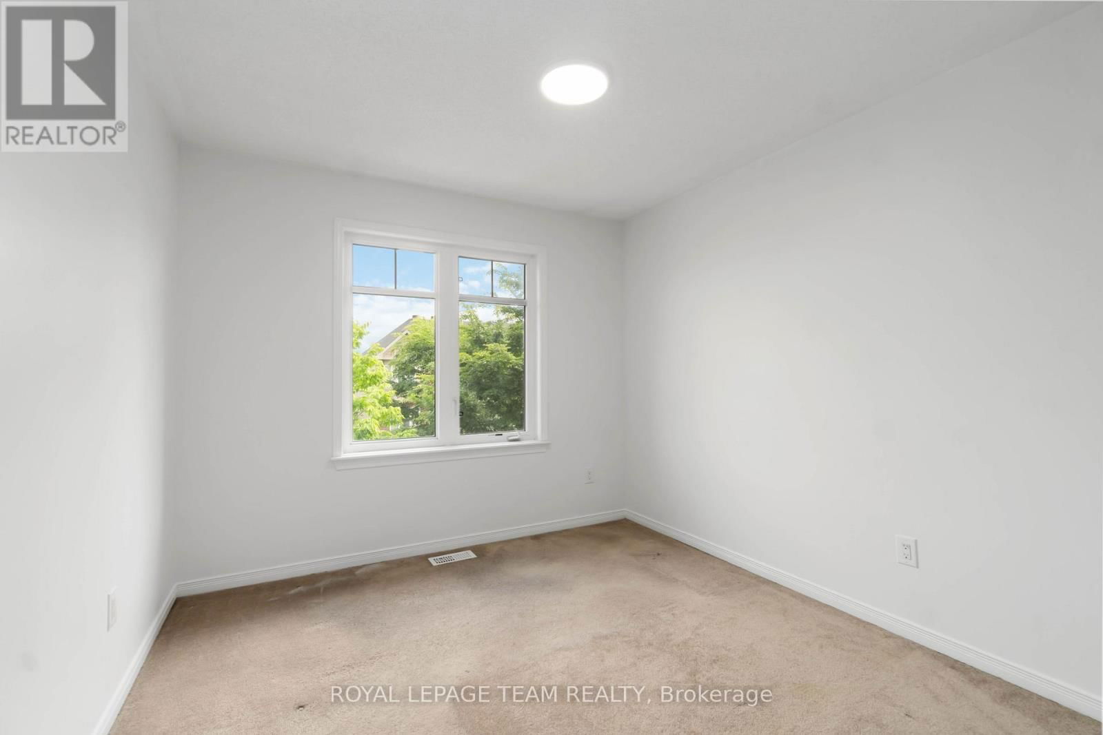 349 SWEETFLAG STREET Image 16