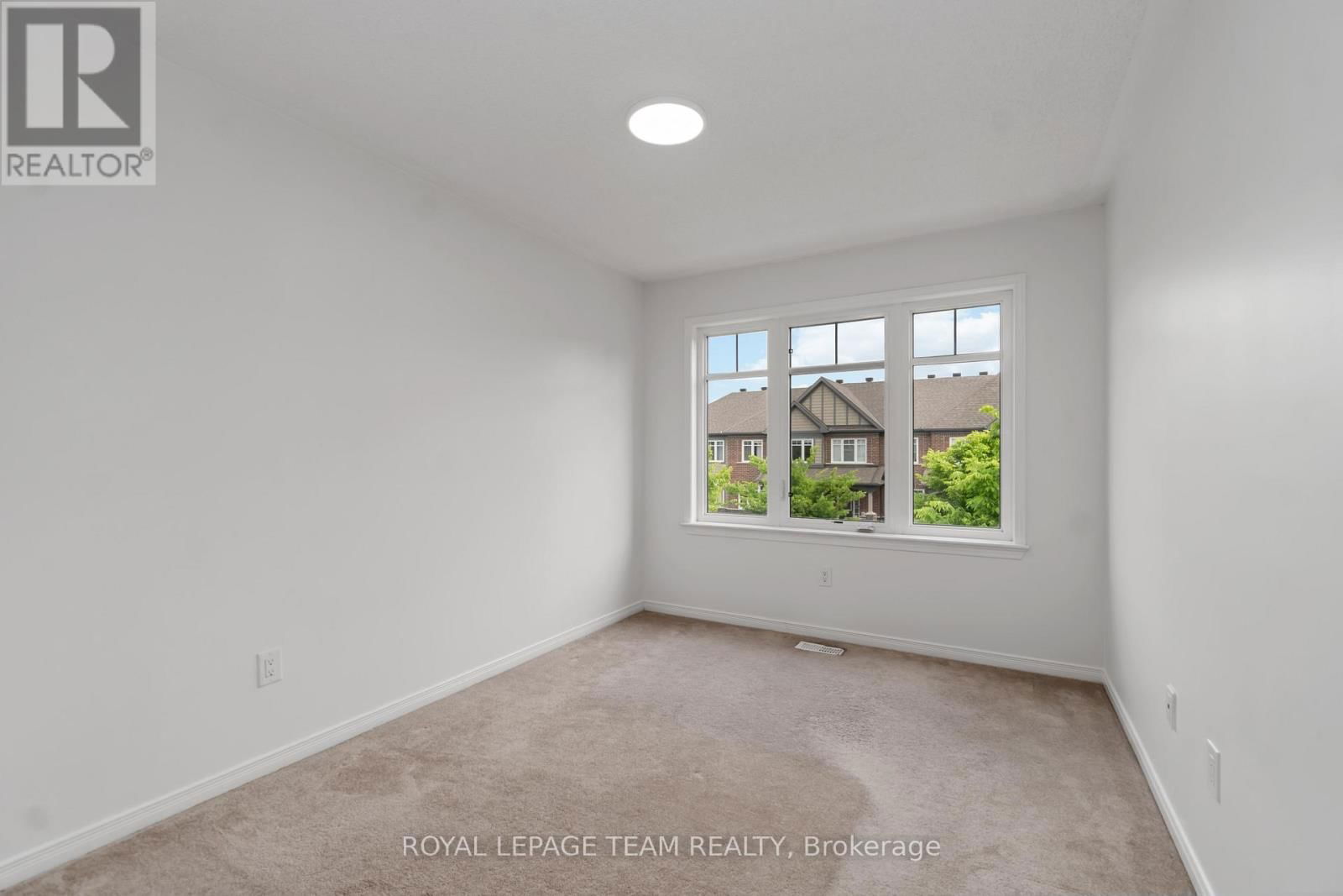 349 SWEETFLAG STREET Image 17