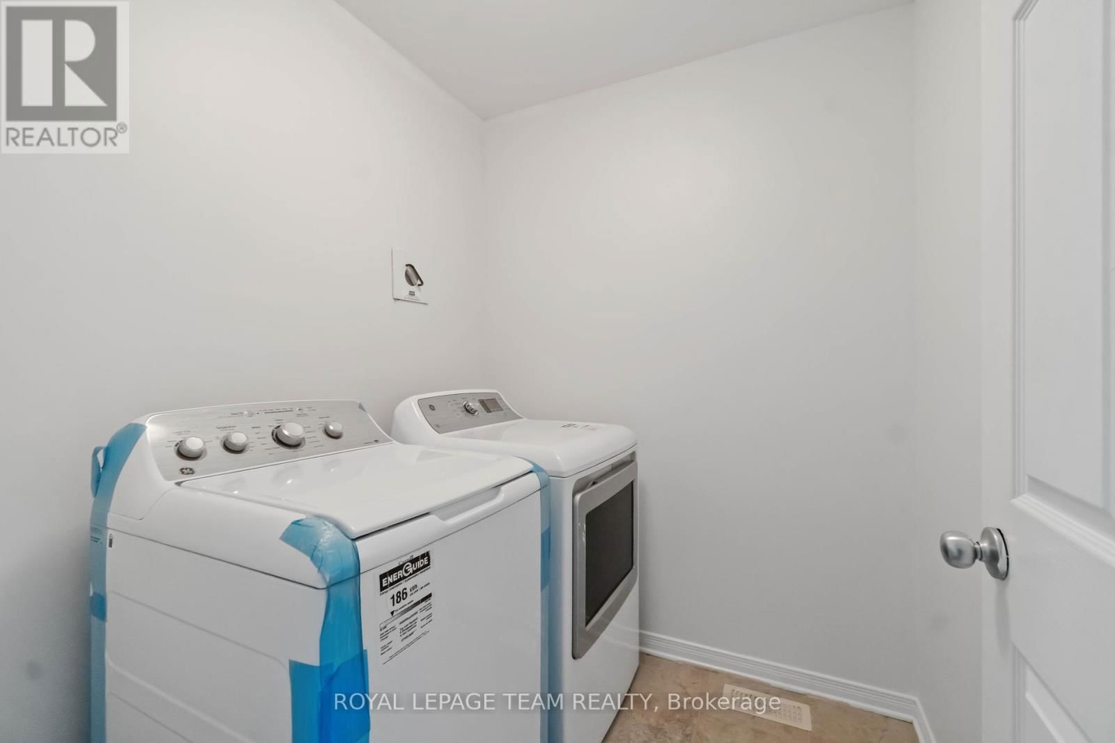 349 SWEETFLAG STREET Image 23