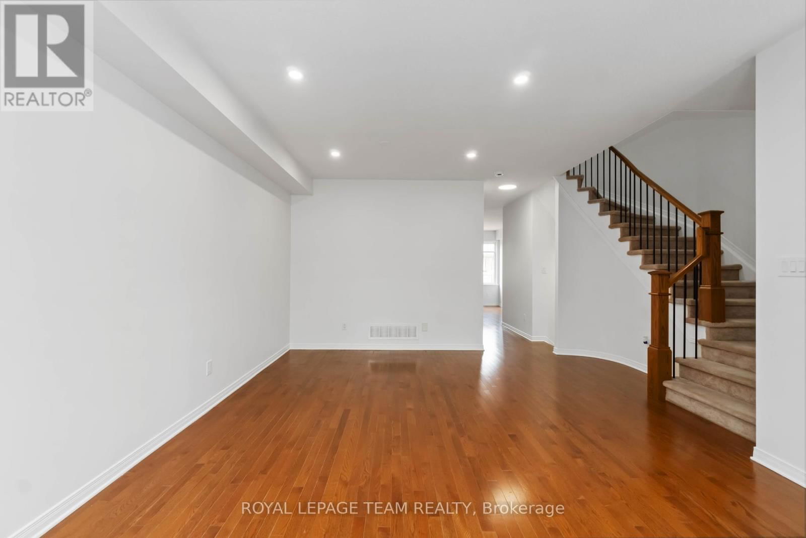 349 SWEETFLAG STREET Image 4