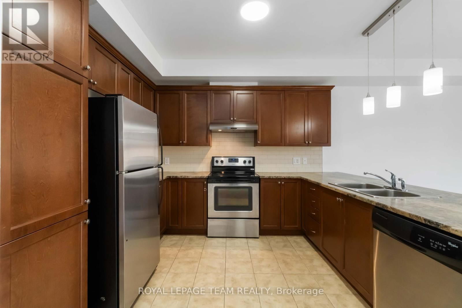 349 SWEETFLAG STREET Image 8