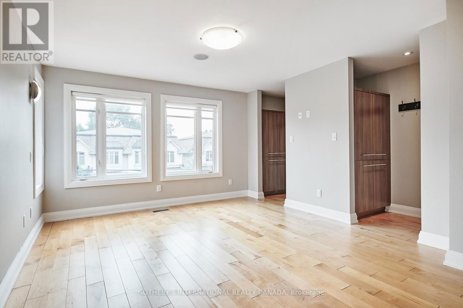 384 BERKLEY AVENUE Image 15