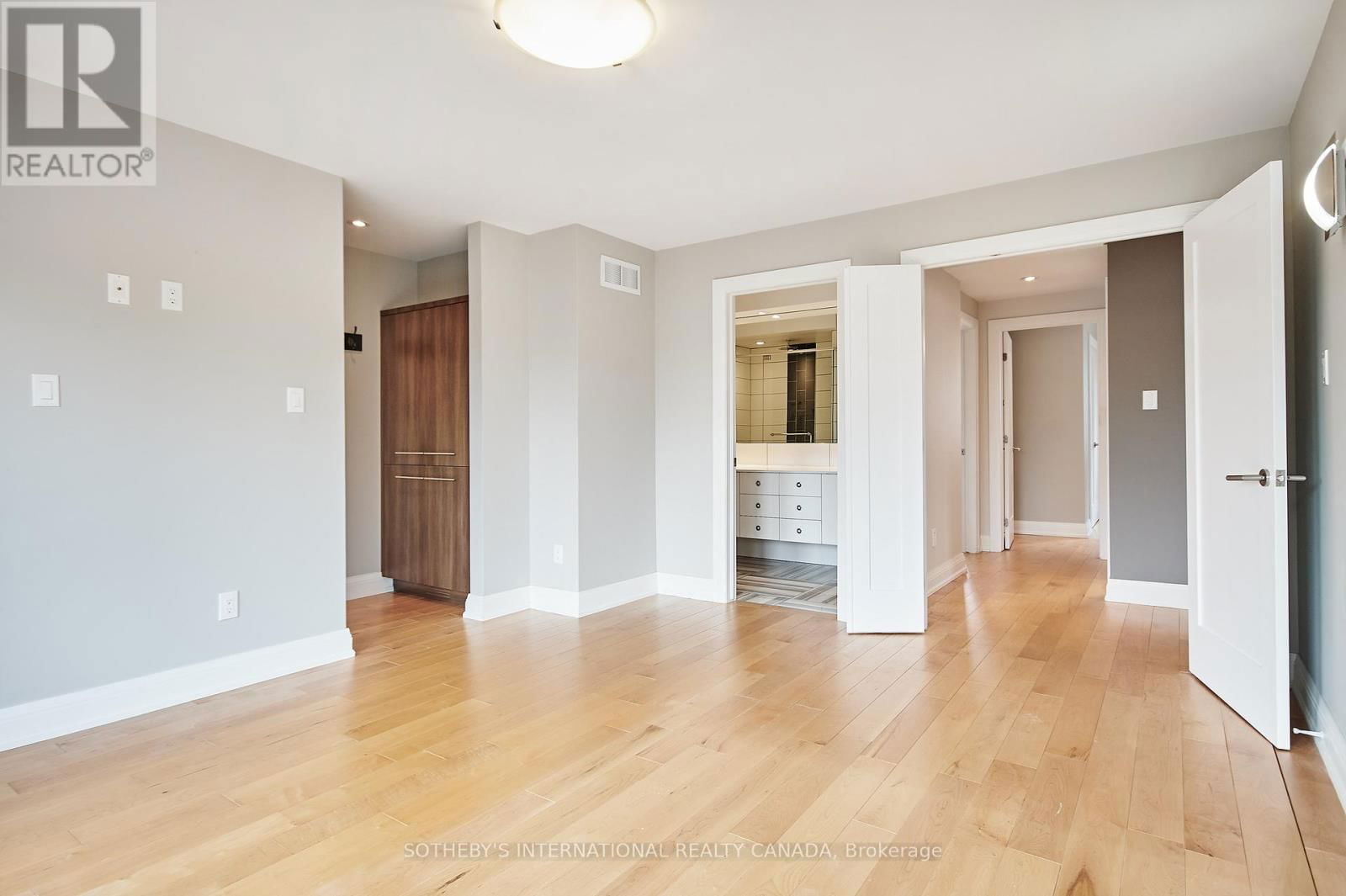 384 BERKLEY AVENUE Image 16
