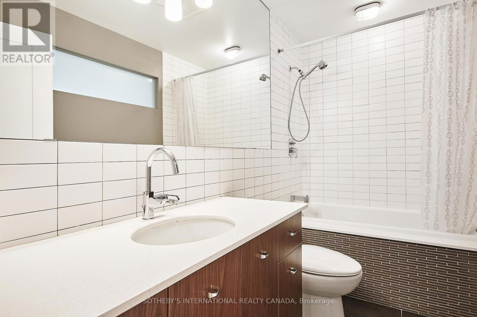 384 BERKLEY AVENUE Image 23