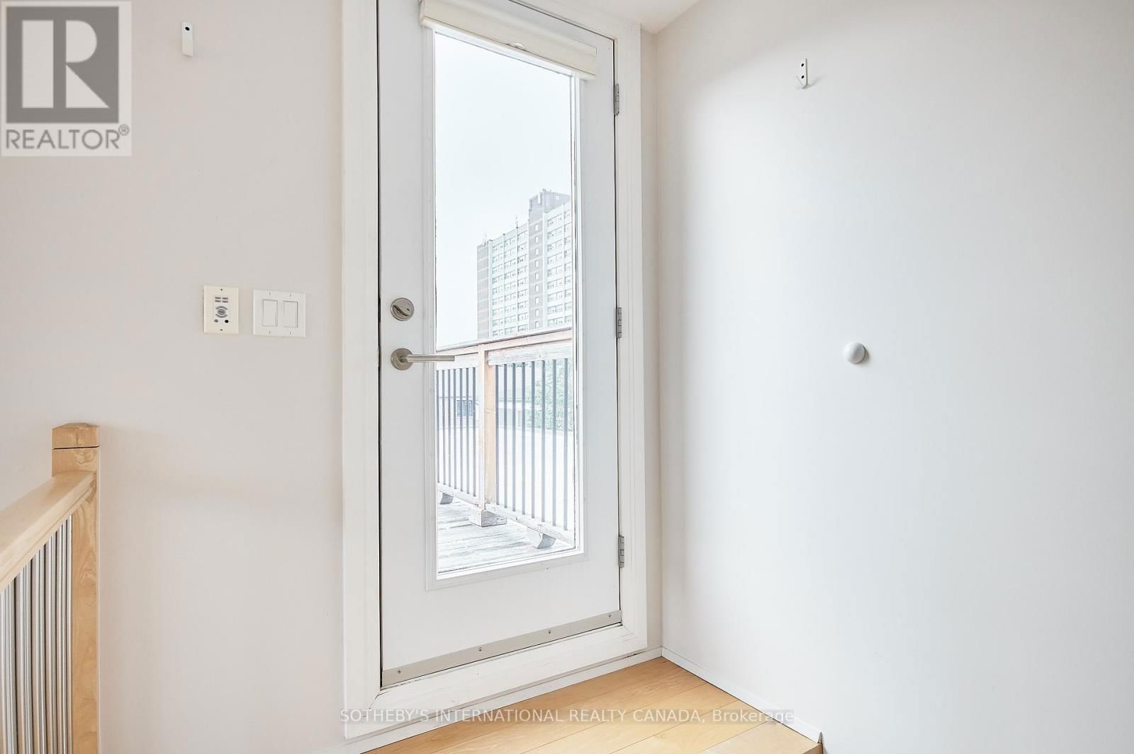 384 BERKLEY AVENUE Image 26