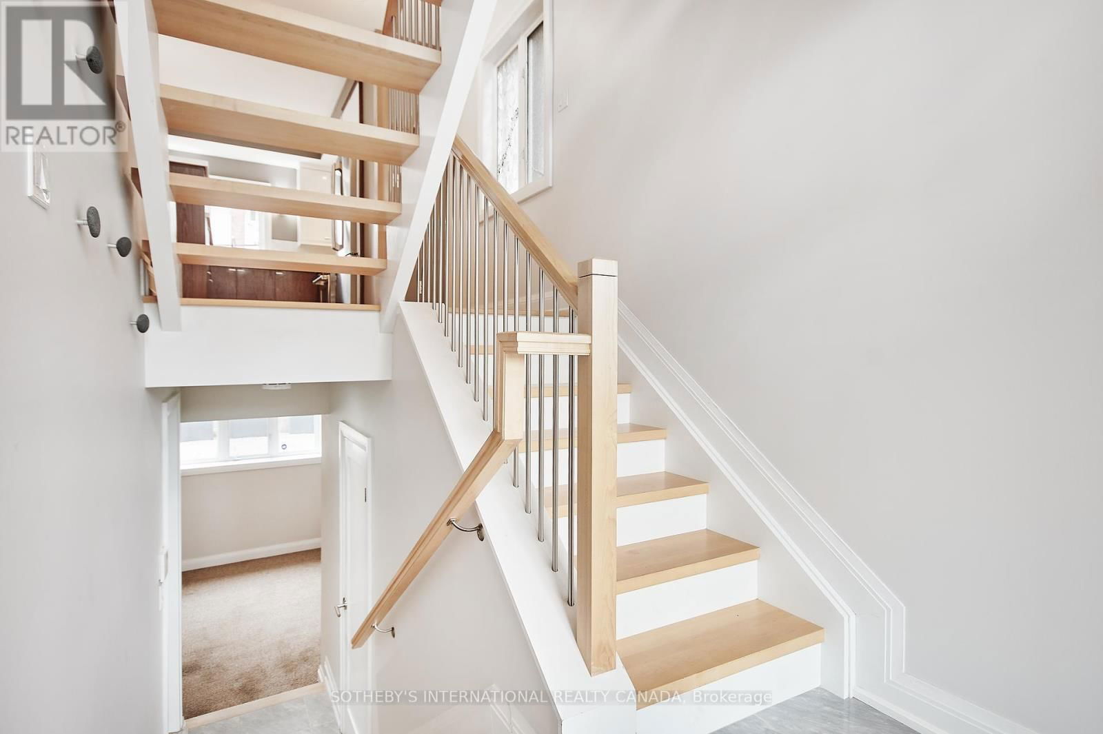 384 BERKLEY AVENUE Image 3