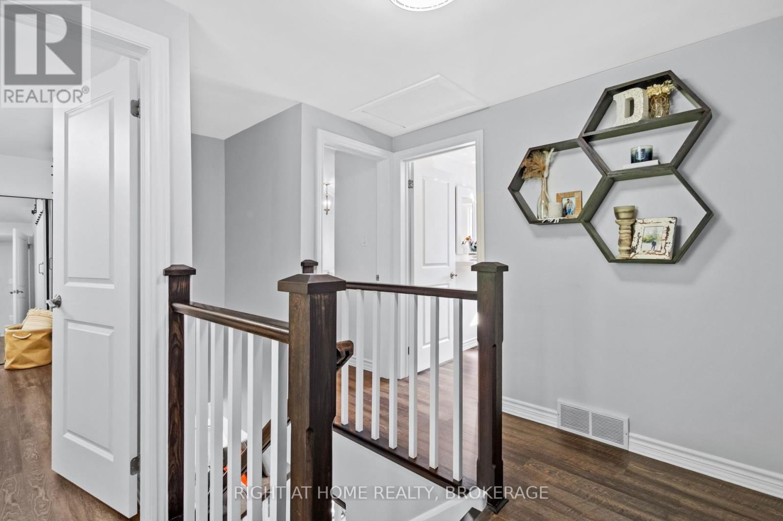 19 BEECHWOOD ROAD Image 15