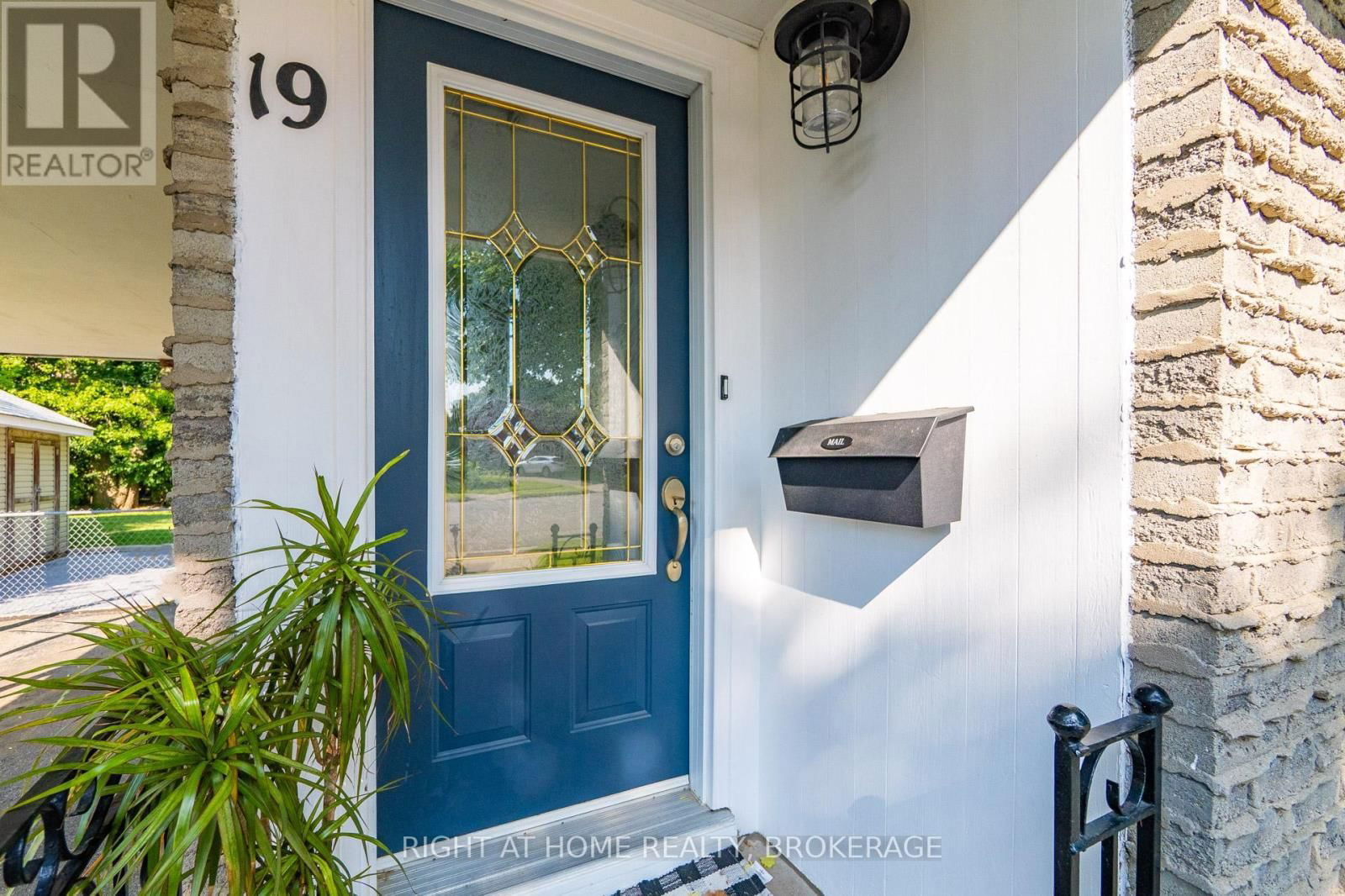 19 BEECHWOOD ROAD Image 2