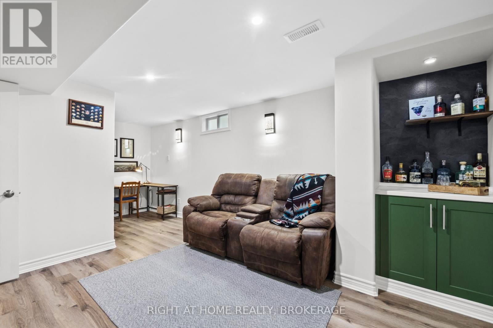 19 BEECHWOOD ROAD Image 26