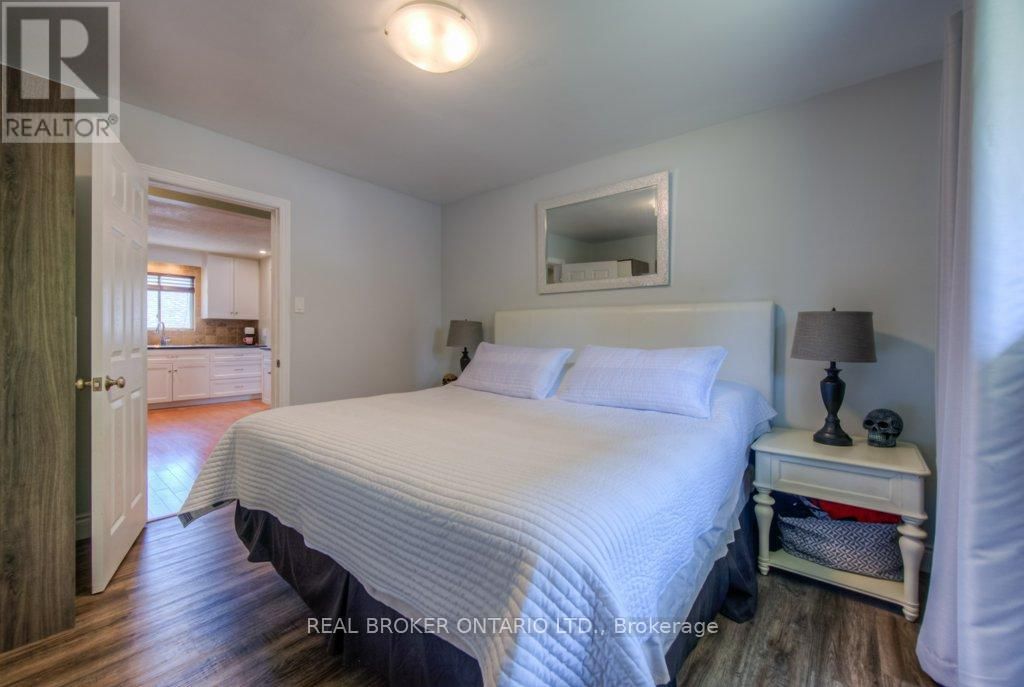 1212 QUEEN'S BOULEVARD Image 16