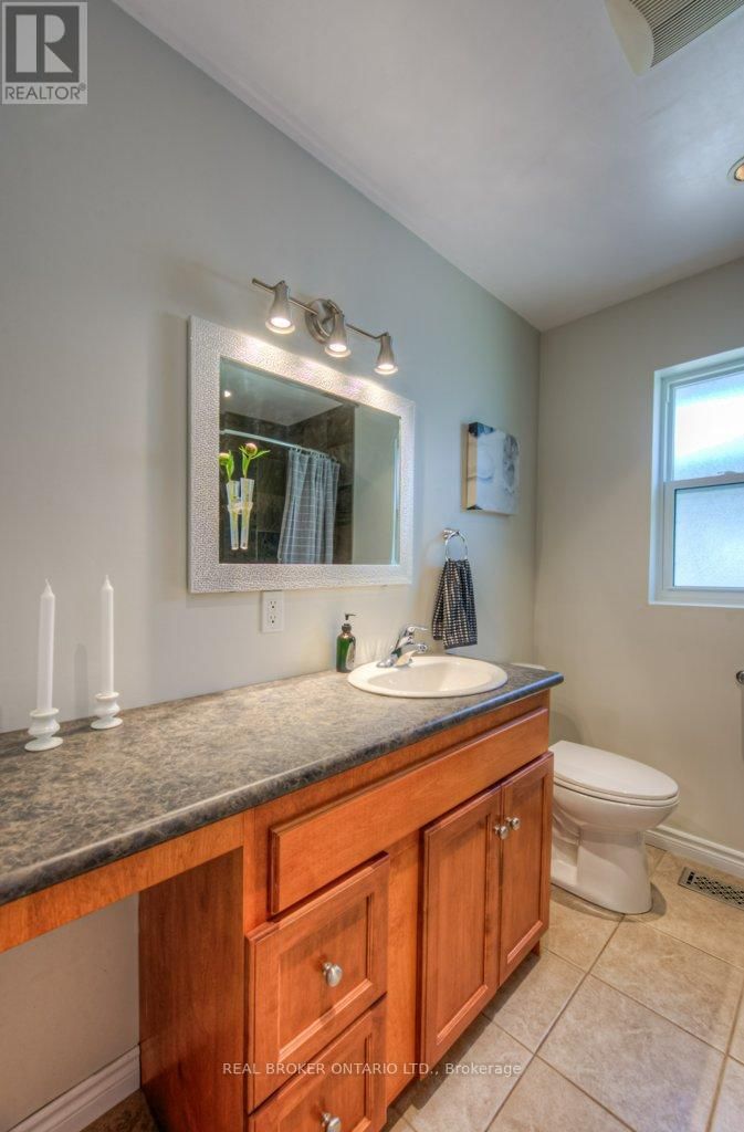 1212 QUEEN'S BOULEVARD Image 19