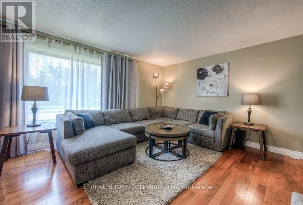 1212 QUEEN'S BOULEVARD Image 2