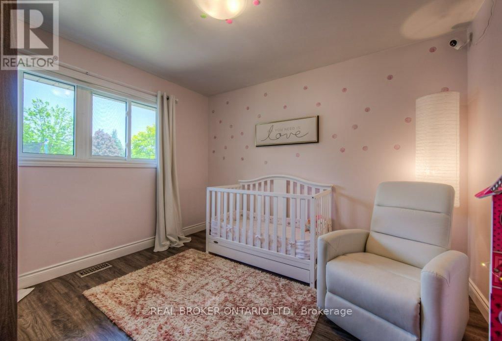 1212 QUEEN'S BOULEVARD Image 21
