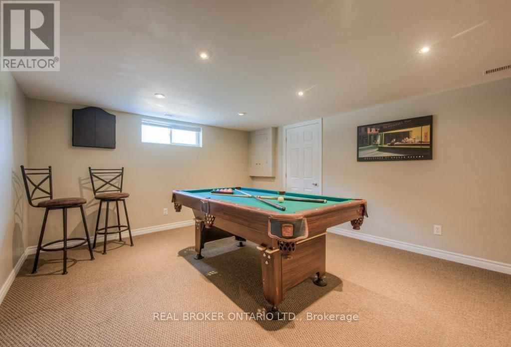 1212 QUEEN'S BOULEVARD Image 25