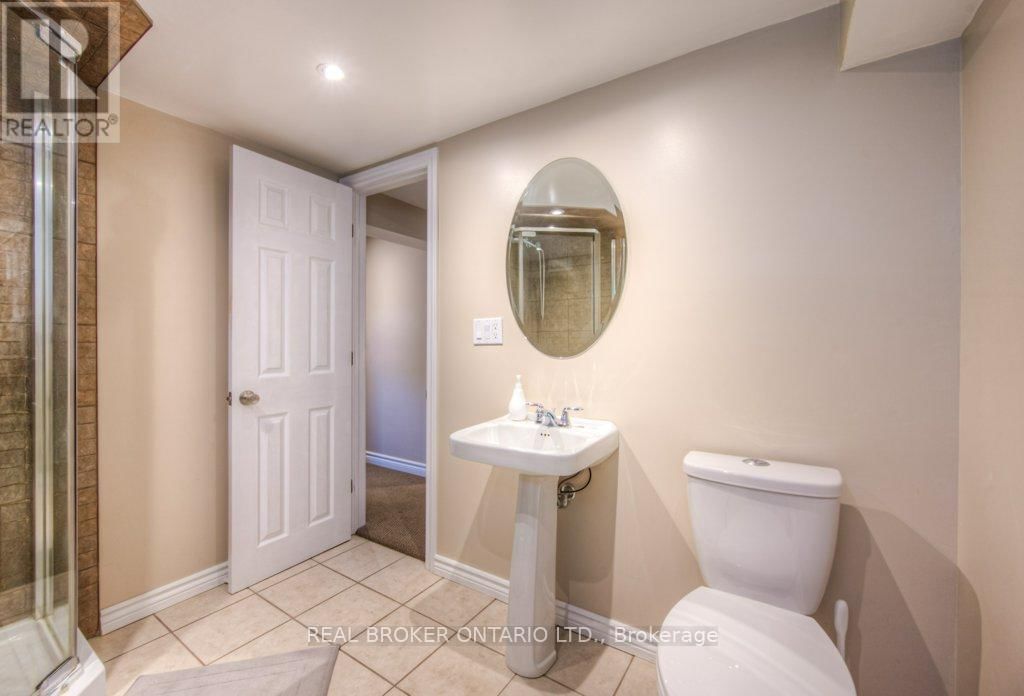 1212 QUEEN'S BOULEVARD Image 28