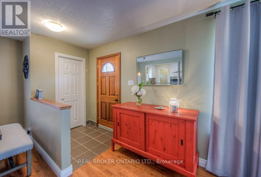 1212 QUEEN'S BOULEVARD Image 3