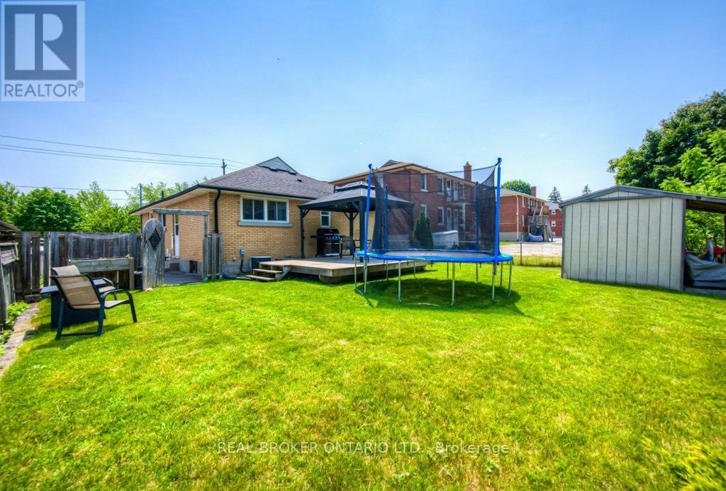 1212 QUEEN'S BOULEVARD Image 33