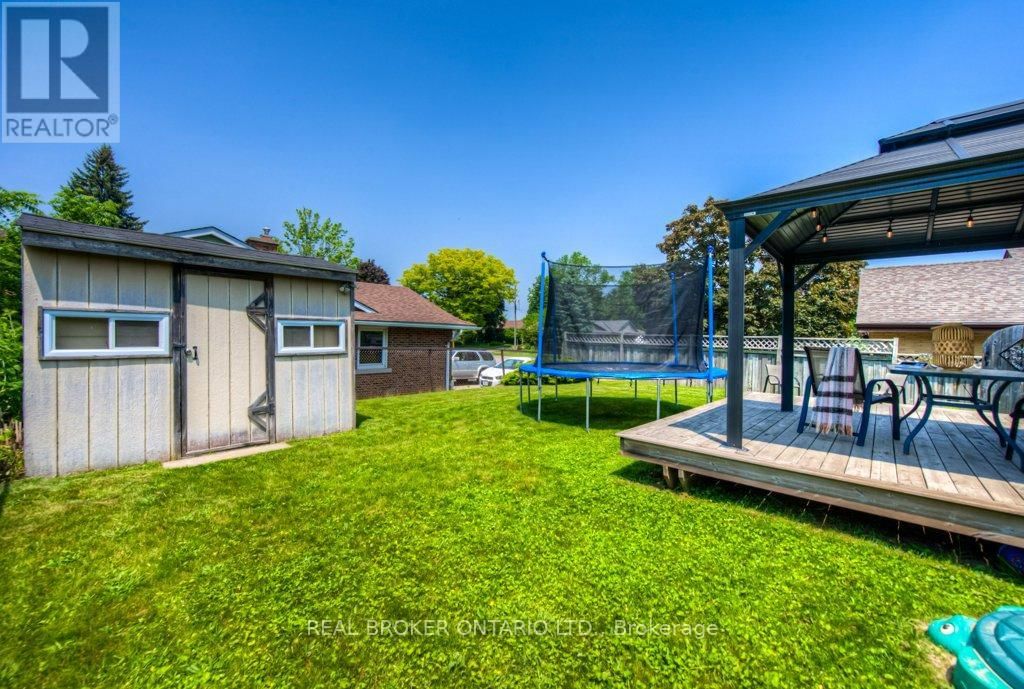 1212 QUEEN'S BOULEVARD Image 35