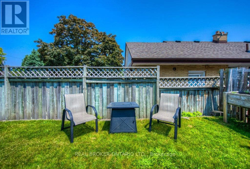 1212 QUEEN'S BOULEVARD Image 40