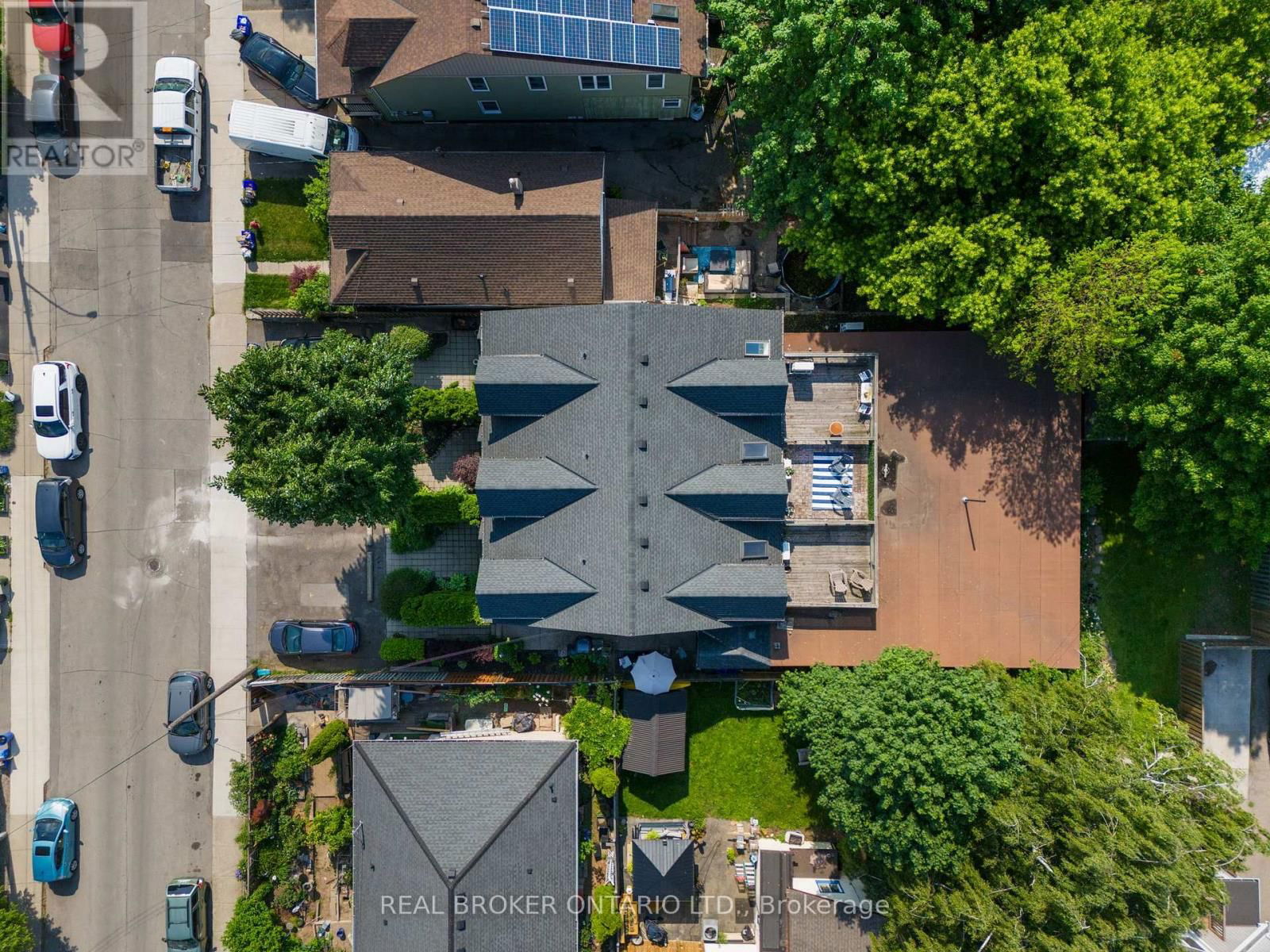 2 - 23 MACAULAY STREET WEST Image 26