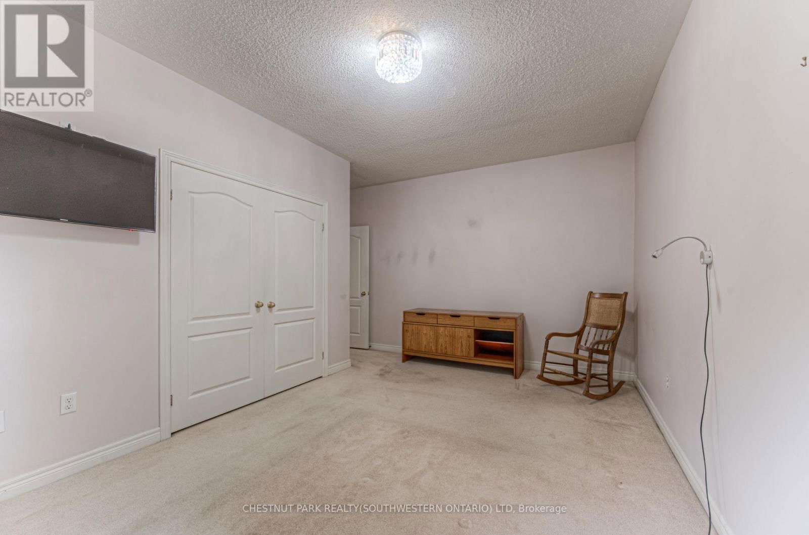 19 - 100 IDLE CREEK DRIVE Image 10
