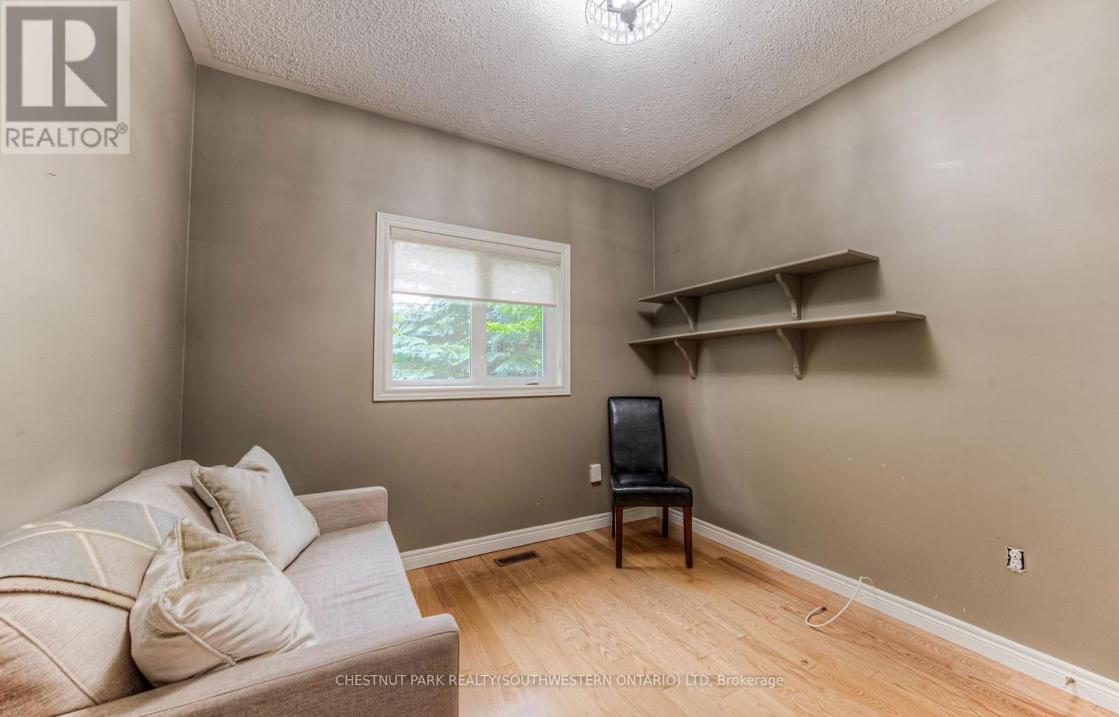 19 - 100 IDLE CREEK DRIVE Image 7