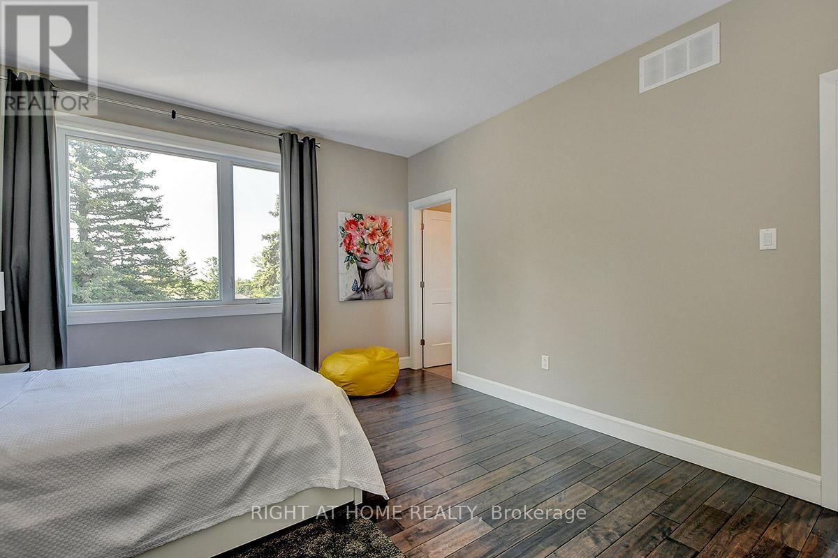 25 BREN MAUR ROAD Image 32
