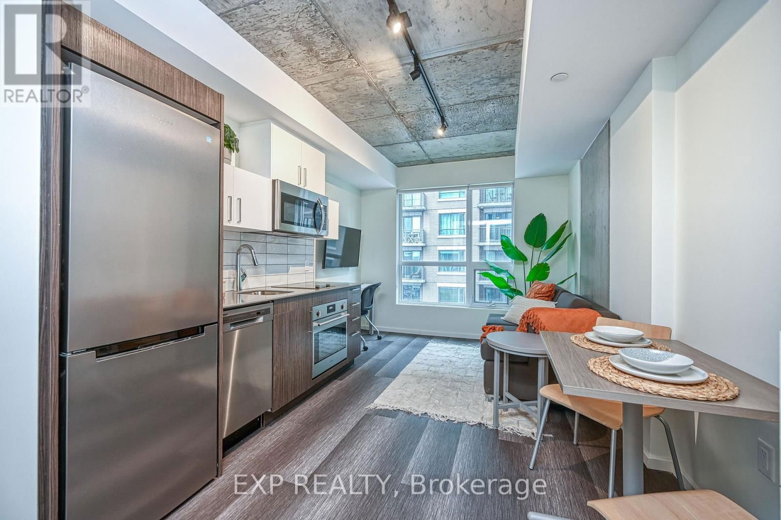 407 - 211 BESSERER STREET Image 3