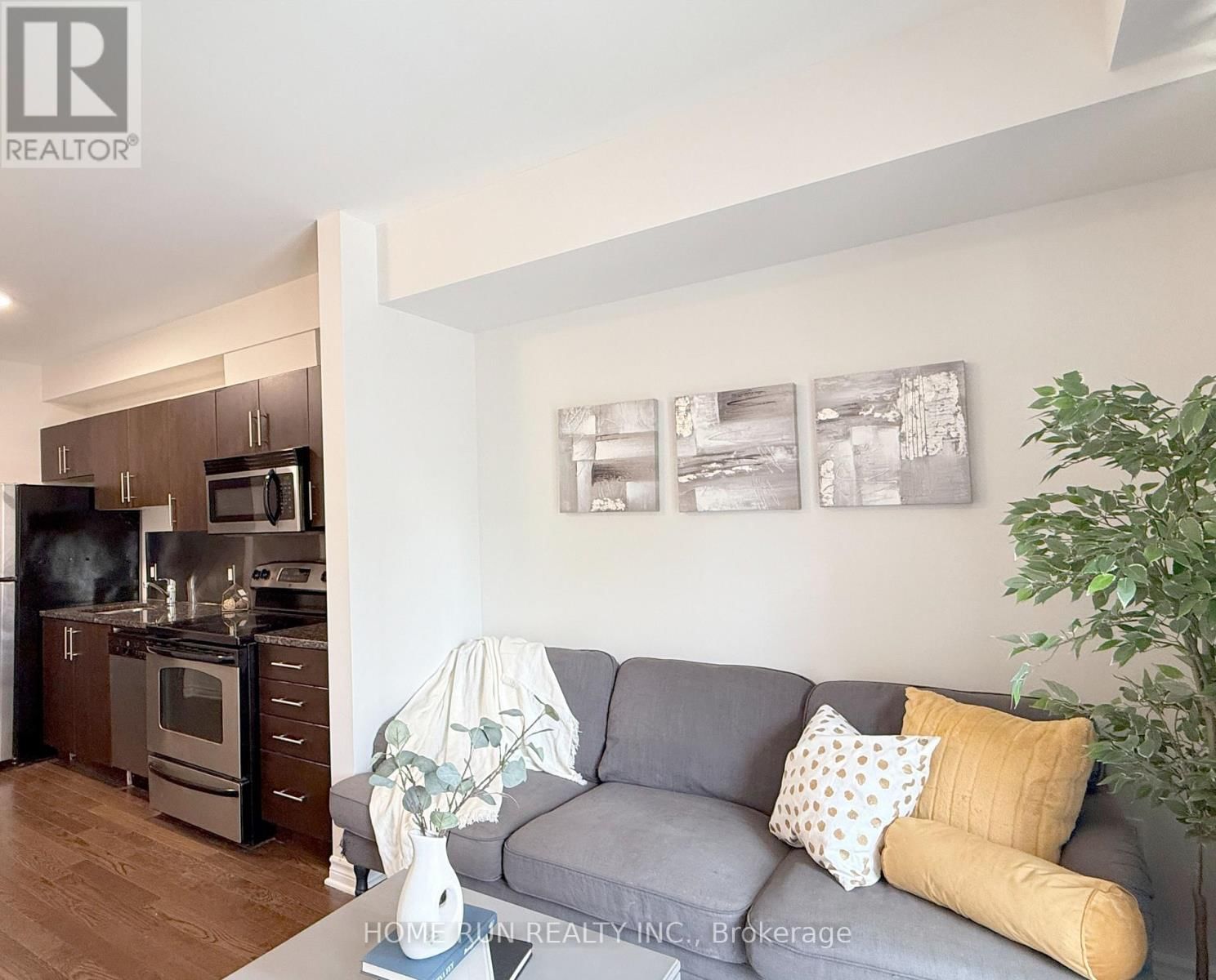 323 - 429 KENT STREET Image 11