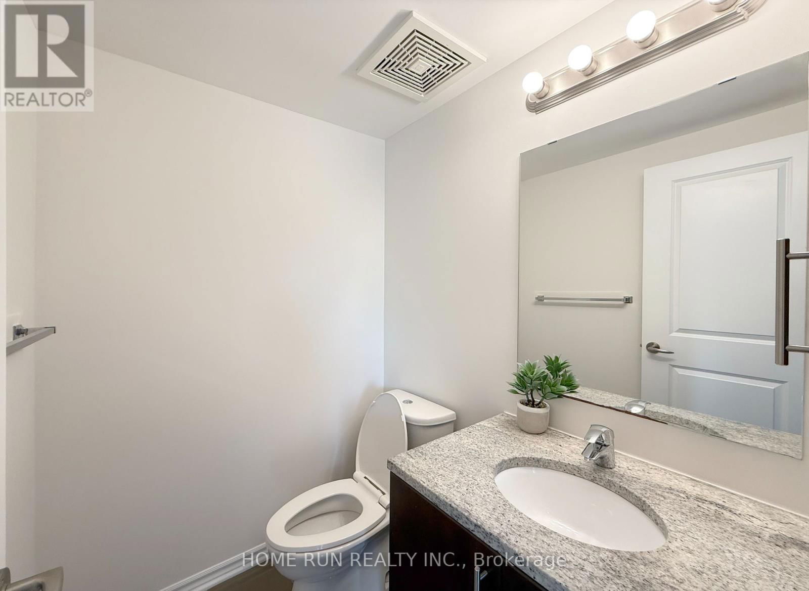 323 - 429 KENT STREET Image 14