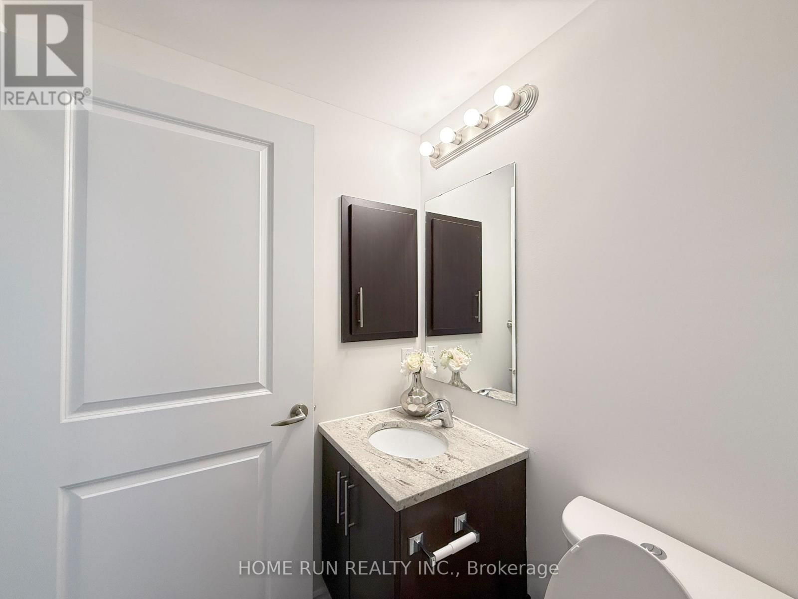 323 - 429 KENT STREET Image 22